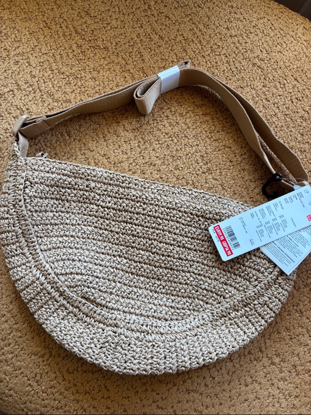 Uniqlo round mini crochet bag